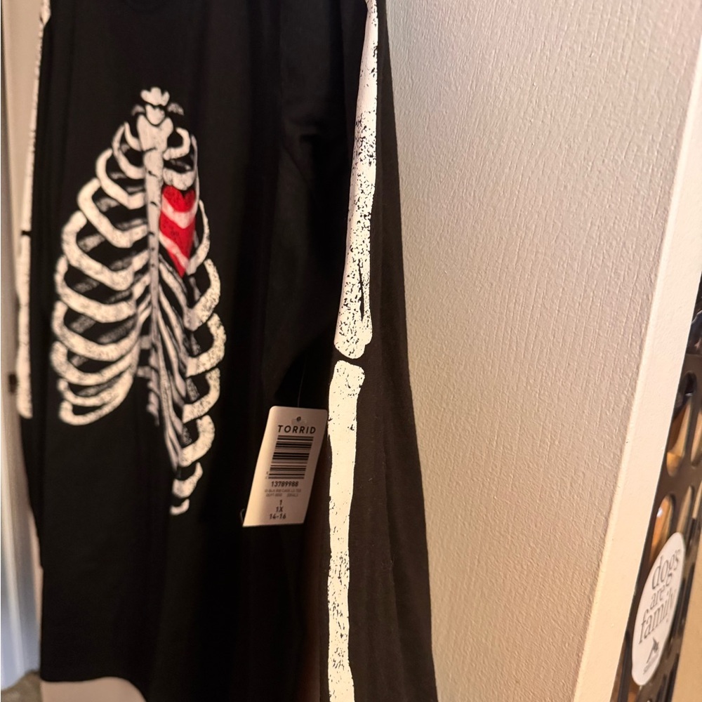 Torrid Black Skeleton Print Long Sleeve Top - Picture 3 of 7